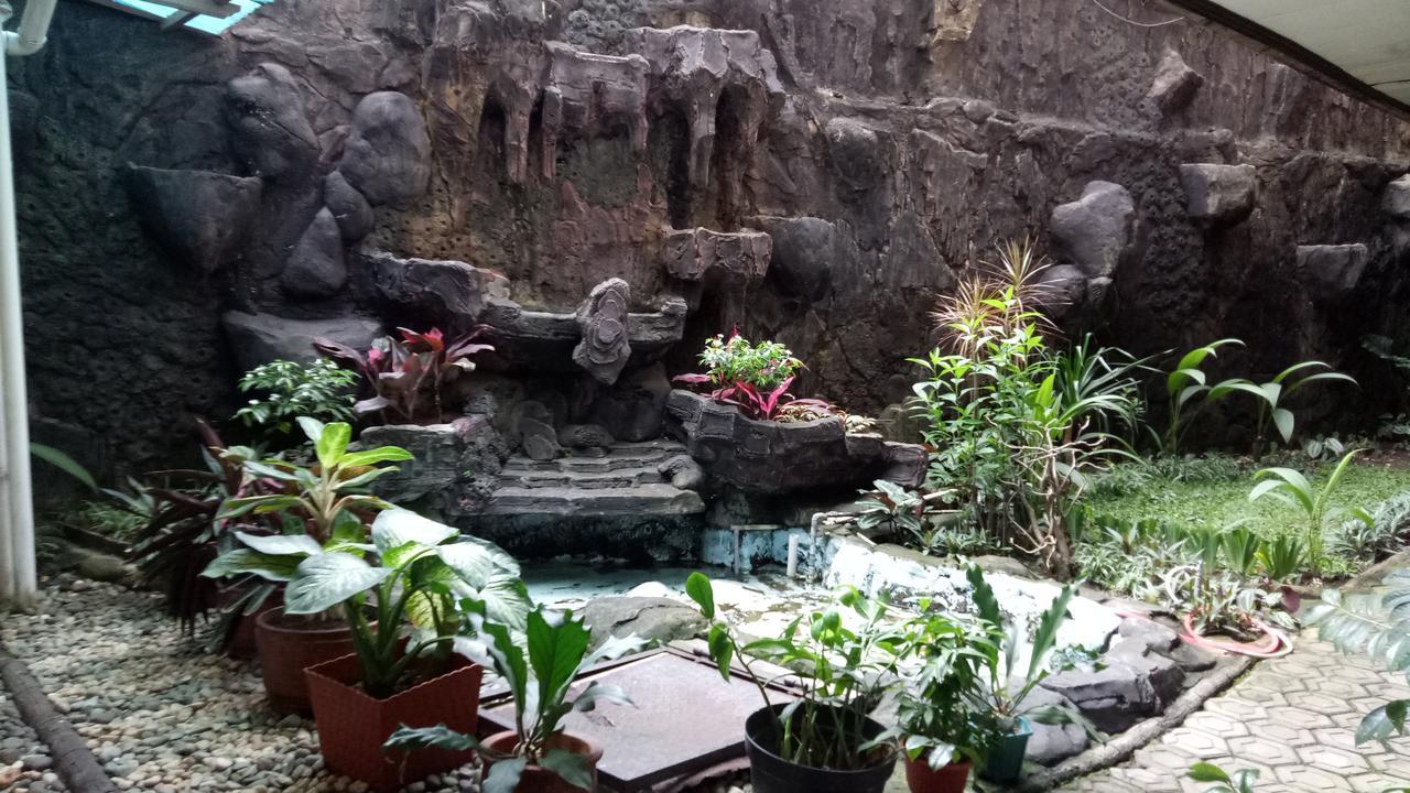 Hotel Mirah Sartika Bogor Exteriör bild